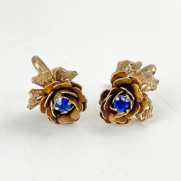 Antique Czech Filigree Gold Tone Rose Blue Rhinestone Screw Back Earrings. - Picture 3 of 5